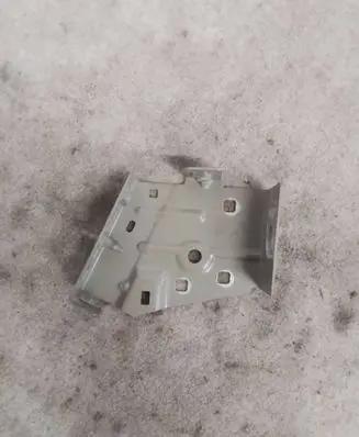 Renault Master III Fender mounting bracket 631429931R