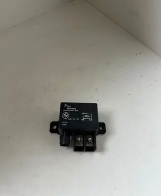Audi A6 S6 C6 4F Rear parking sensor holder (PDC) 8G92