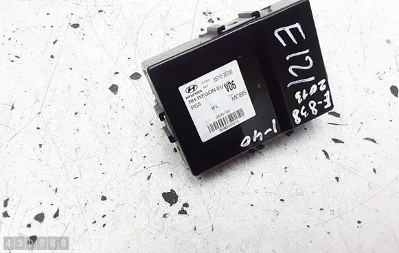 Hyundai i40 Parking PDC control unit/module 957703Z050 6490780