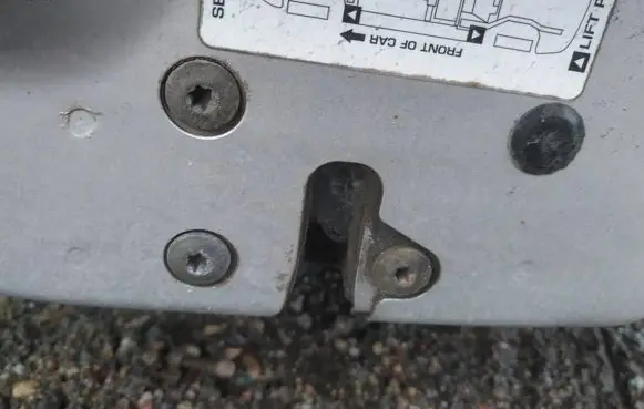 Chrysler PT Cruiser Front door lock