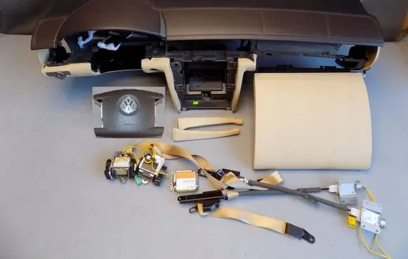 Volkswagen Phaeton Airbag set with panel 