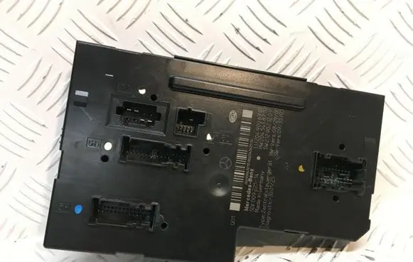 Mercedes-Benz C W204 SAM control unit 2049006301
