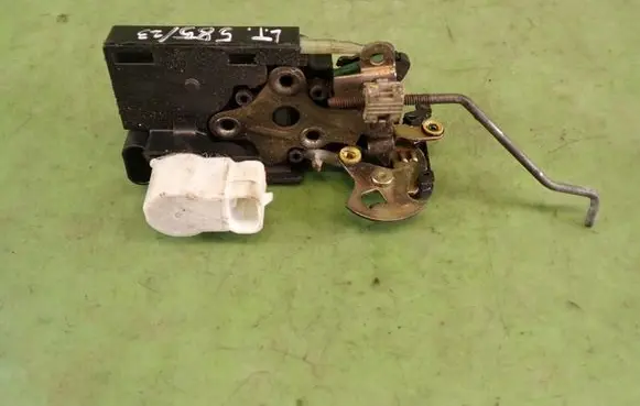 Chevrolet Blazer Rear door lock 16639869