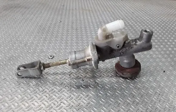 Nissan Primera Clutch master cylinder