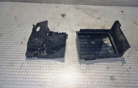 Volkswagen Caddy Fuse box set 1K0907361C 1K0937132F