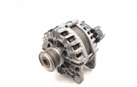 Nissan Qashqai Generator/alternator 231004719R FG18T177
