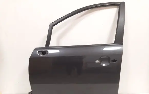 KIA Carens II Front door