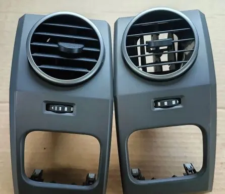 Land Rover Discovery 3 - LR3 Dash center air vent grill