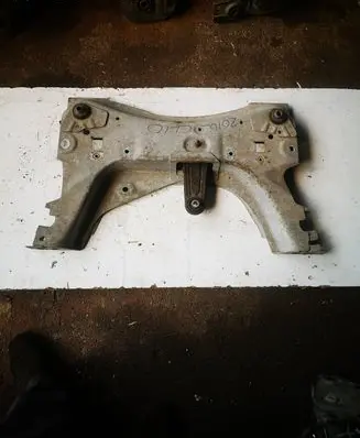Renault Clio III Front subframe