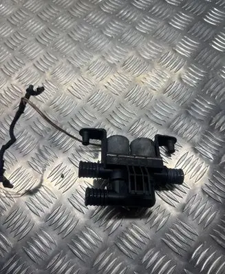 BMW X5 F15 Coolant heater control valve 6910544 1147412166