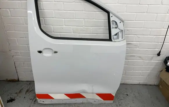 Opel Vivaro Front door