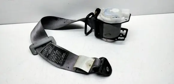Mazda 626 Rear seatbelt E40426116