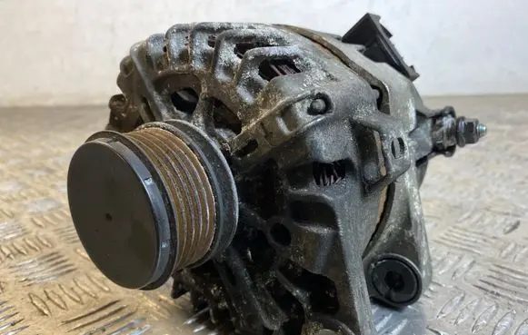 Hyundai i40 Generator/alternator 373002A800 2609674 135V130A