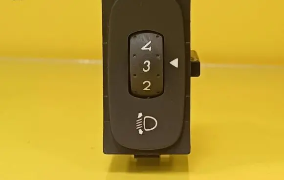 Renault Laguna II Headlight level height control switch 8200147868