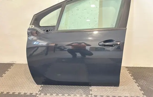 Peugeot 208 I Front door 