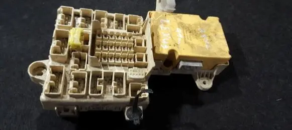 Lexus IS 200-300 Fuse box set 8922153050 89221-53050