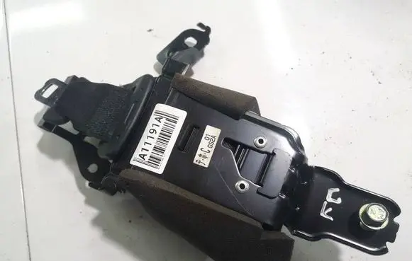 Mazda 6 Rear seatbelt 