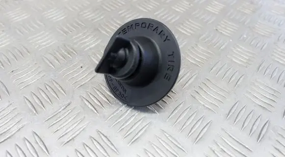 Honda CR-V Spare wheel bolt 
