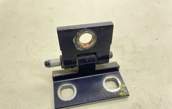 Volvo V70 Front door upper hinge