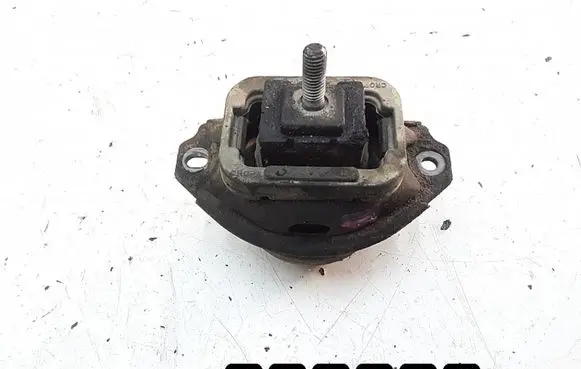 Land Rover Discovery Engine mount bracket 2700td KKB500440