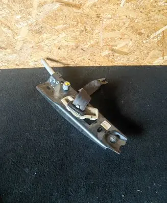 Volvo V70 Front seatbelt 6069565