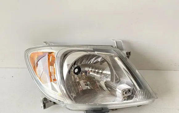 Toyota Hilux (AN10, AN20, AN30) Headlight/headlamp 10016517