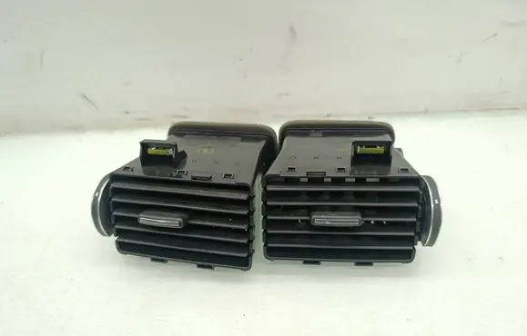 Land Rover Discovery Sport Dash center air vent grill 3540000