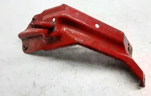 Seat Leon (1P) Fender mounting bracket 1P0821135