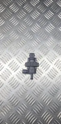 BMW 5 E60 E61 Vacuum valve 1433602 7096871