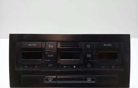Audi A4 S4 B7 8E 8H Climate control unit 8E0820043AJ