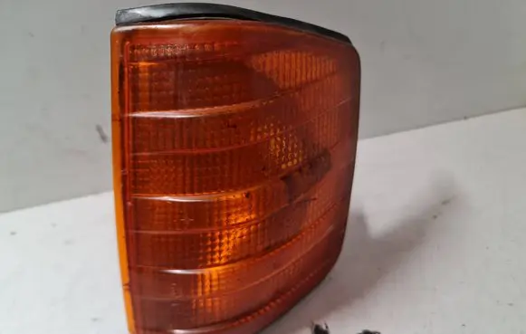 Mercedes-Benz 190 W201 Front indicator light 42656R6