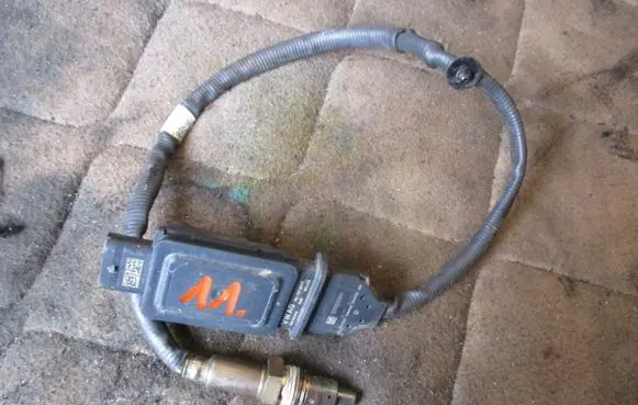 Volkswagen PASSAT B8 Alarm movement detector/sensor 04l