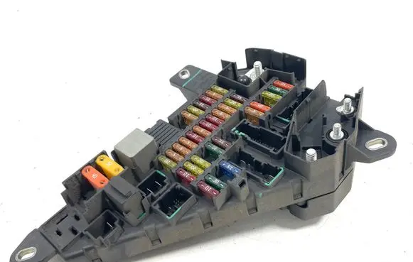 BMW 5 E60 E61 Fuse module 6906603