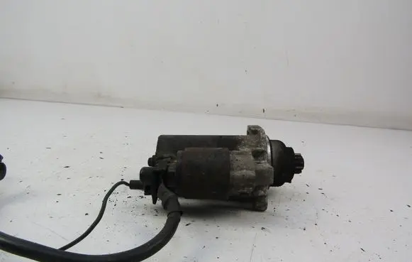 Volkswagen Golf IV Starter motor 