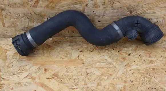 BMW Z4 E85 E86 Engine coolant pipe/hose 7514404