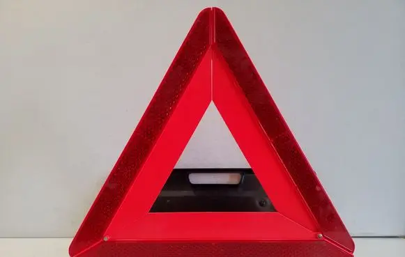 Nissan Pathfinder R51 Emergency warning sign E327R037178