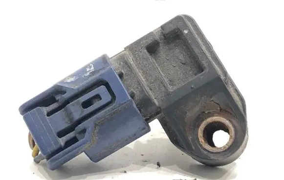 Mitsubishi Lancer VIII Fuel pressure regulator 