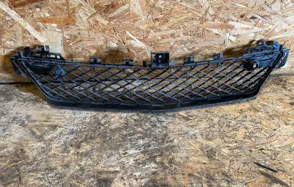 Mercedes-Benz C W204 Front bumper lower grill A2048851324