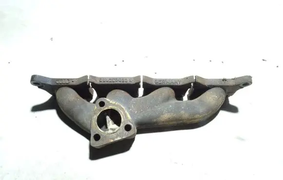 Audi A4 S4 B5 8D Exhaust manifold 058258033E