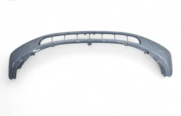 Front bumper lip