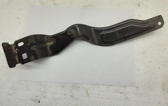 Mercedes-Benz C W204 Headlight/headlamp mounting bracket 204620593