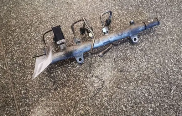 Mitsubishi Carisma Fuel main line pipe 0445214024 7700114017