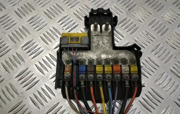 Citroen C4 I Picasso Fuse module 9662914480