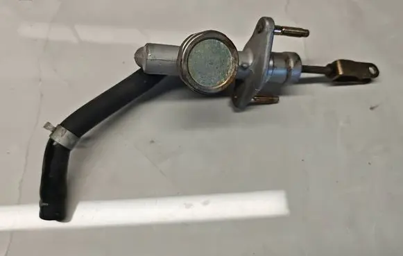 Nissan X-Trail T30 Clutch master cylinder