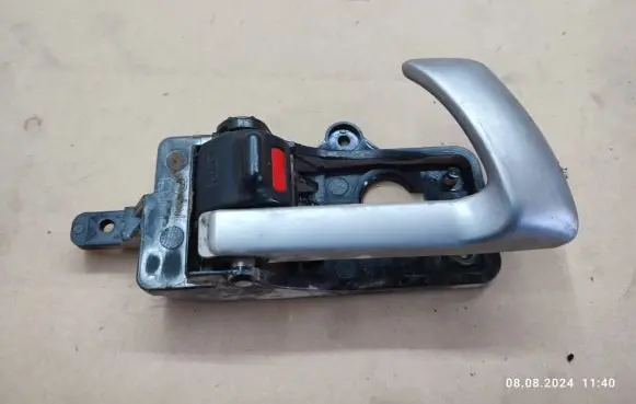 Hyundai Santa Fe Front door interior handle