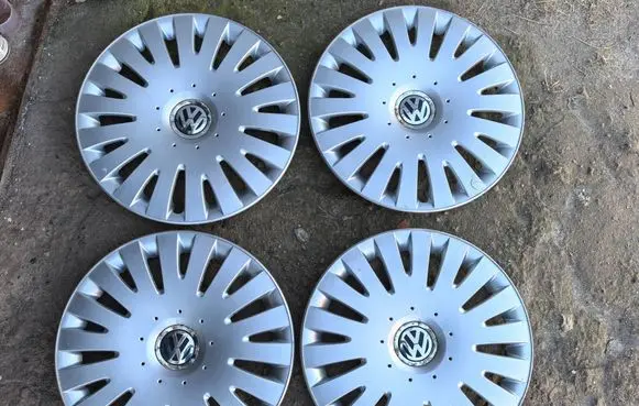 Volkswagen PASSAT B6 R16 wheel hub/cap/trim 3C0601147B