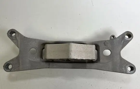 Ford Mustang VI Gearbox mounting bracket FR3C6068AB