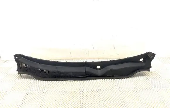 Suzuki Vitara (LY) Wiper trim 7233354P1