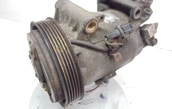 Nissan Almera Tino Air conditioning (A/C) compressor (pump) 926009F500