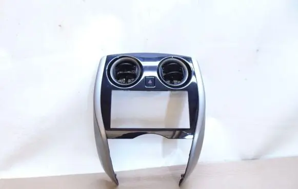 Nissan Note (E12) Dashboard air vent grill cover trim brak